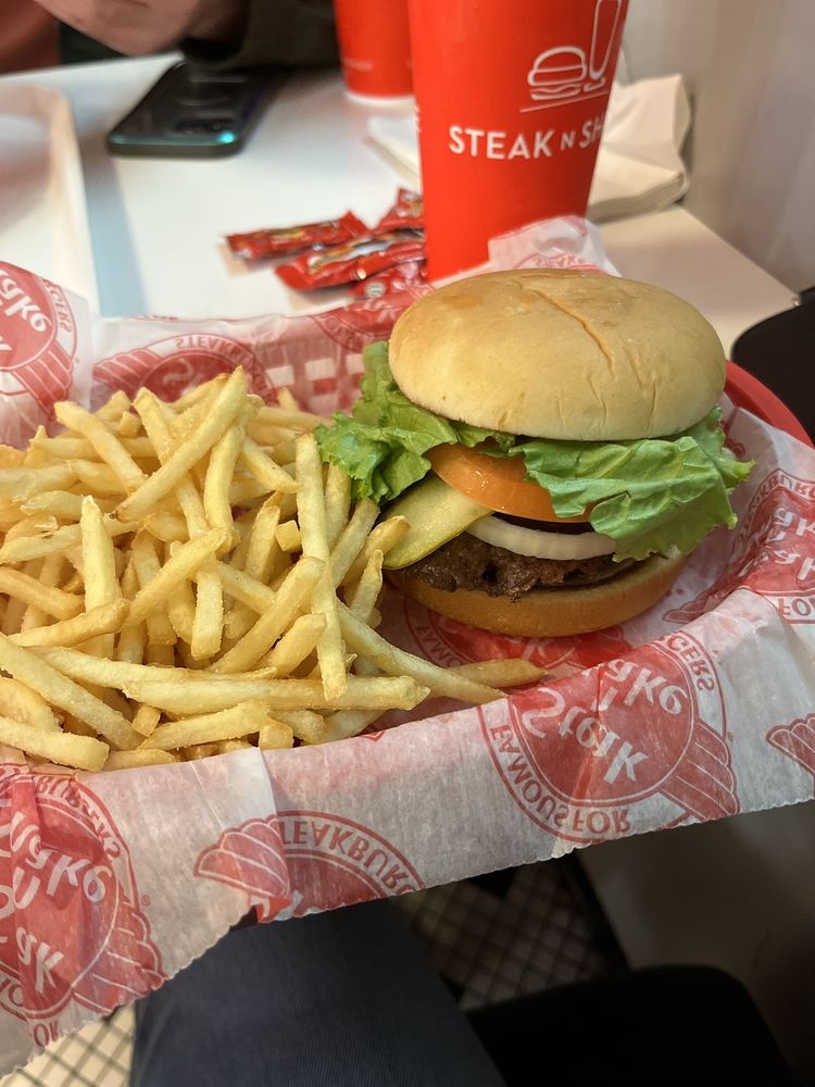 STEAK ’N SHAKE Updated September 2024 36 Photos & 67 Reviews 8115