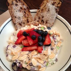 Corner Bakery Cafe - Amazing chilled Swiss oatmeal with raisin crisps!