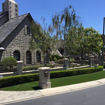 Urbanica Landscape - Synthetic turf by walkway - Landscaping Near Me - Vista, California Urbanica Landscape - Synthetic turf by walkway - Landscaping Near Me - Vista, California