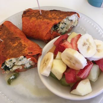 Cozy Corner - Veggie wrap and fruit - Diners Near Me - Miami Springs, Florida