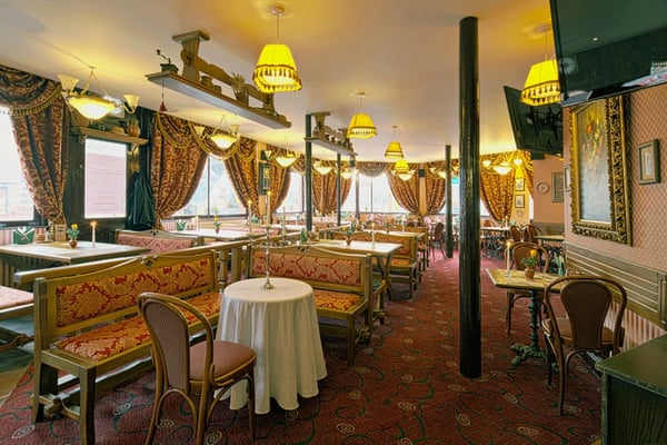 Berneliu Uzeiga - Shepherds Inn, Leytonstone by null