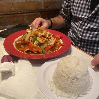 Thai basil - M-6 Cashew Nut (Chicken) - Thai Near Me - Portsmouth, Virginia