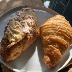 Papa Ganache Bakery - Almond and regular croissants