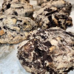 The Bitchin’ Bakery - Cookies N' Cream