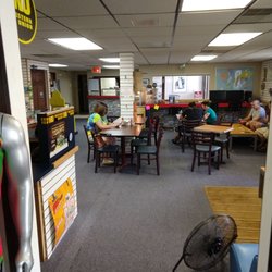 D Crew Mess - Go to the right for food