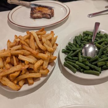 Chalet Basque Restaurant - Fries and green beans. - Basque Near Me - Bakersfield, California Chalet Basque Restaurant - Fries and green beans. - Basque Near Me - Bakersfield, California