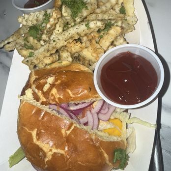 Harlow's - Music Venues Near Me - Sacramento, California