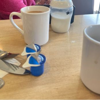 Henry's Cafe - Coffee (Regular) - Breakfast & Brunch Near Me - Tehachapi, California