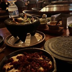 El Tacote - Queso fundido, molcajete
