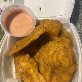 La Plazita Del Mofongo - Fried plantains with Mayo-ketchu (gotta get the sauce) - Puerto Rican Near Me - Manchester, Connecticut