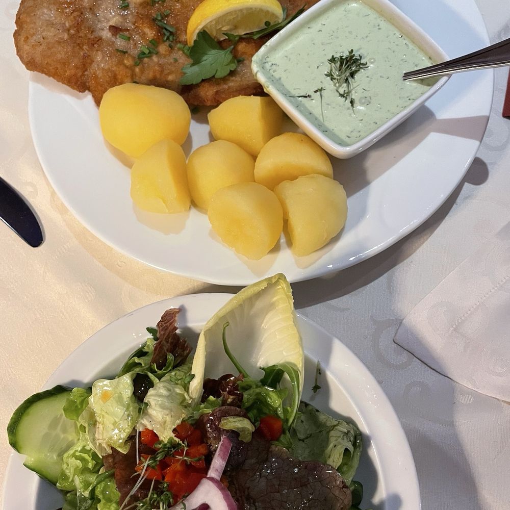 Feldbergblick - Traditional Frankfurter Schnitzel with green sauce and salad - German Near Me - Frankfurt, HE