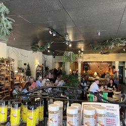 Broad St Deli & Market - Dining room