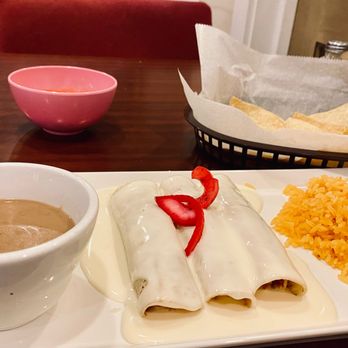 Las Casitas - Chicken Enchiladas with queso, rice and bean soup. - Mexican Near Me - Blue Eye, Missouri Las Casitas - Chicken Enchiladas with queso, rice and bean soup. - Mexican Near Me - Blue Eye, Missouri