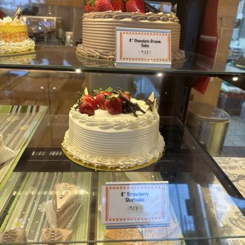 Elvin's Bakery - Bakeries Near Me - Honolulu, Hawaii