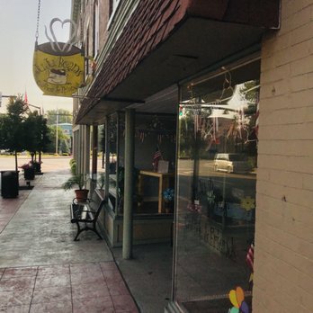 I AM Coffee - Sidewalk entrance - Coffee & Tea Near Me - Saint Bernard, Ohio