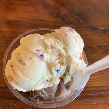 Dippity Do Dahs - Ice Cream & Frozen Yogurt Near Me - Corning, New York