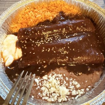 La Parrilla - Chicken Mole - Mexican Near Me - Ventura, California La Parrilla - Chicken Mole - Mexican Near Me - Ventura, California
