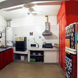 Hostel Play - Guest kitchen