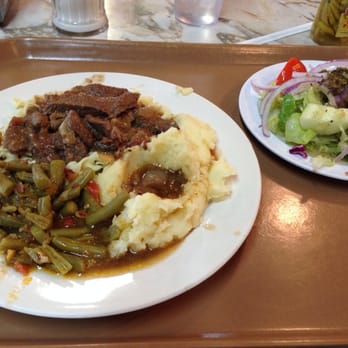 Simos Diner - $7.50 for all that you see here. Beef tips on top of noodles, mashed potatoes, green beans and Greek salad. delicious. - Diners Near Me - Houston, Texas Simos Diner - $7.50 for all that you see here. Beef tips on top of noodles, mashed potatoes, green beans and Greek salad. delicious. - Diners Near Me - Houston, Texas
