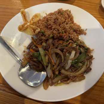 Asian Breeze - Mongolian Beef Luncheon Special - Sushi Bars Near Me - Hooksett, New Hampshire