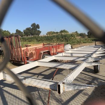 Lindhurst High School - Farm area - Middle Schools & High Schools Near Me - Olivehurst, California