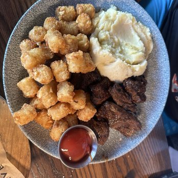 Tavern in the Square - Sports Bars Near Me - Dedham, Massachusetts