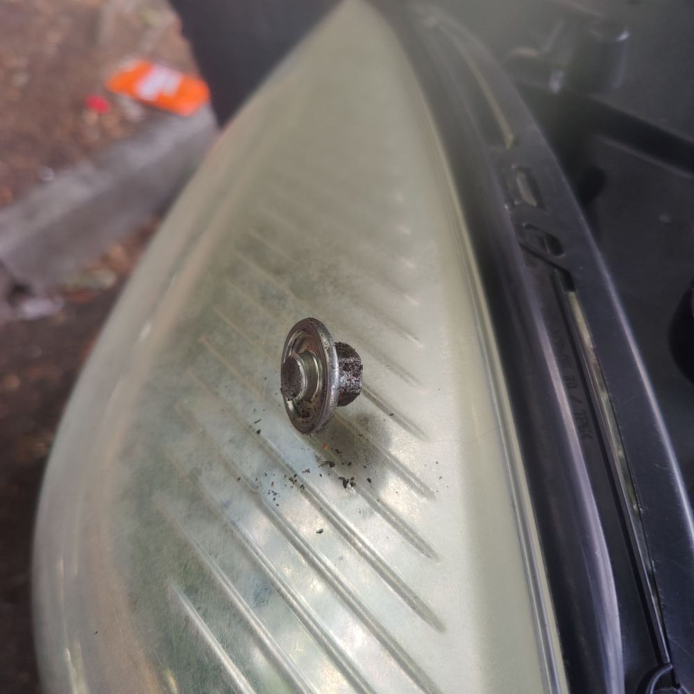 Earl's Garage - broken oil drain plug not reported. caused oil dripping everywhere. Don't trust this shop. - Auto Repair Near Me - Shoreline, Washington Earl's Garage - broken oil drain plug not reported. caused oil dripping everywhere. Don't trust this shop. - Auto Repair Near Me - Shoreline, Washington