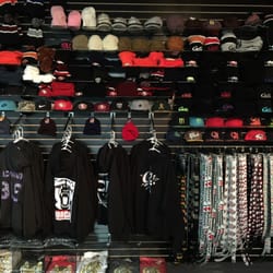 Tobacco & Cigarette Smoke Shop