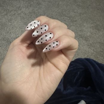Tip Top Nails & Spa - Cateye polkadots - Nail Salons Near Me - Venice, Florida Tip Top Nails & Spa - Cateye polkadots - Nail Salons Near Me - Venice, Florida