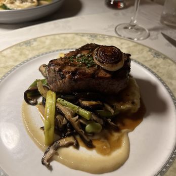 The Ivy Inn - Grilled Certified Angus Beef Tenderloin - New American Near Me - Charlottesville, Virginia