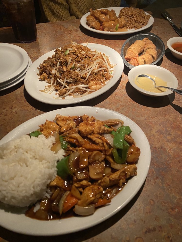 FONG’S RESTAURANT & BAR Updated November 2024 21 Photos & 55