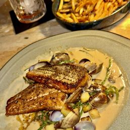 16ELEVEN - Updated March 2026 - 241 Photos & 115 Reviews - 1611 Everett ...