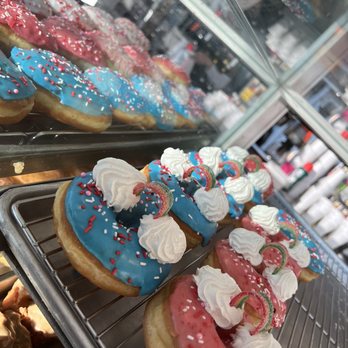 B & B Donuts - Valentines creations 2022 - Donuts Near Me - Fullerton, California B & B Donuts - Valentines creations 2022 - Donuts Near Me - Fullerton, California