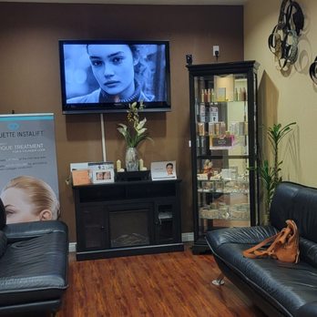 Advanced Skin Care Center - The sitting area. - Medical Spas Near Me - Encino, California