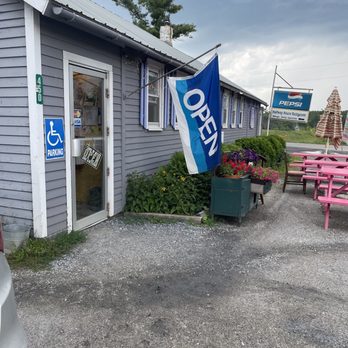 Halfway House Restaurant Shor - Entrance to diner... - Diners Near Me - Shoreham, Vermont