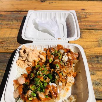 Da Bald Guy - Pan Pan-Fried Poke - Food Trucks Near Me - Kahuku, Hawaii