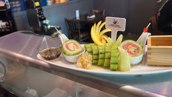 MAKI SUSHI AND THAI RESTAURANT by null