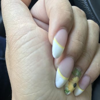 Polish'd Nail Bar - Before getting it fixed. As you can tell, there is a large chip within the top coat. - Nail Salons Near Me - Clovis, California Polish'd Nail Bar - Before getting it fixed. As you can tell, there is a large chip within the top coat. - Nail Salons Near Me - Clovis, California