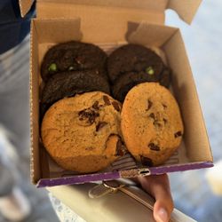 Insomnia Cookies