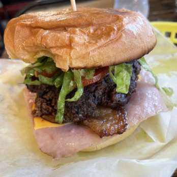 Manna - Chubby burger on a grilled bun...outstanding! - Tacos Near Me - Carrizo Springs, Texas Manna - Chubby burger on a grilled bun...outstanding! - Tacos Near Me - Carrizo Springs, Texas