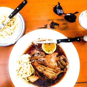 Zom  Schiller - Pork Shoulder and Swabian Noodles - Beer Garden Near Me - Fellbach, BW