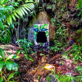 Waiakeakua Waterfall - This leads to hell I think - Hiking Near Me - Honolulu, Hawaii Waiakeakua Waterfall - This leads to hell I think - Hiking Near Me - Honolulu, Hawaii