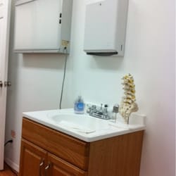 Hawaii Institute Of Pain - Exam room