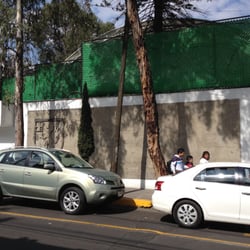 Churchill - A la hora de la salida hay muchos coches.