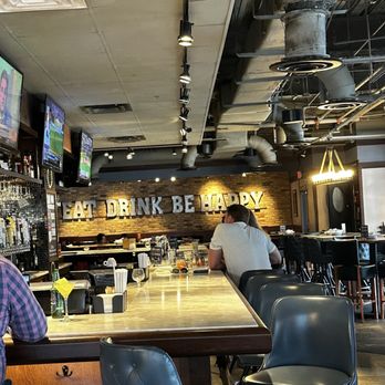 Bar Louie - Winter Park - Bars Near Me - Winter Park, Florida