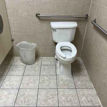 Comfort Suites University - The toilet paper is more than 3 FEET away from toilet!? - Hotels Near Me - Abilene, Texas Comfort Suites University - The toilet paper is more than 3 FEET away from toilet!? - Hotels Near Me - Abilene, Texas