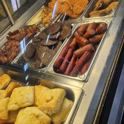 Golden Pantry - Hot food case was loaded with so many goodies