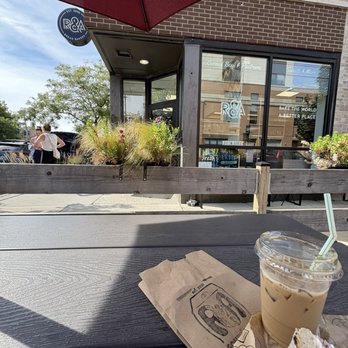 R&A Sourdough - Patio - Breakfast & Brunch Near Me - Chicago, Illinois