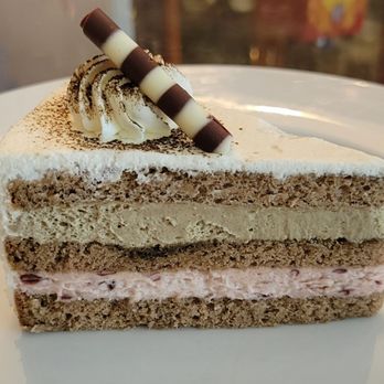 Nagomi Cake House - Houjicha Cream Cake - Patisserie/Cake Shop Near Me - Gardena, California Nagomi Cake House - Houjicha Cream Cake - Patisserie/Cake Shop Near Me - Gardena, California