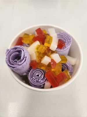 Let's Roll Ice Creamery by null